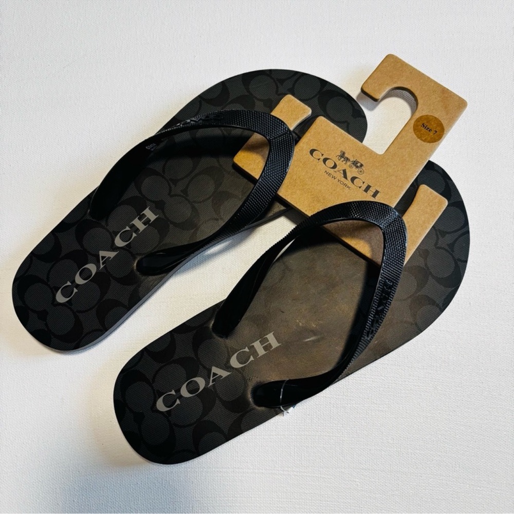 READ DESCRIPTION New Coach Logo Black
Flip Flops Size 7